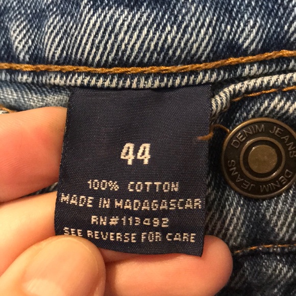 Size 44 x 9” Riveted 5 pkt denim jean shorts men’s - Picture 3 of 5